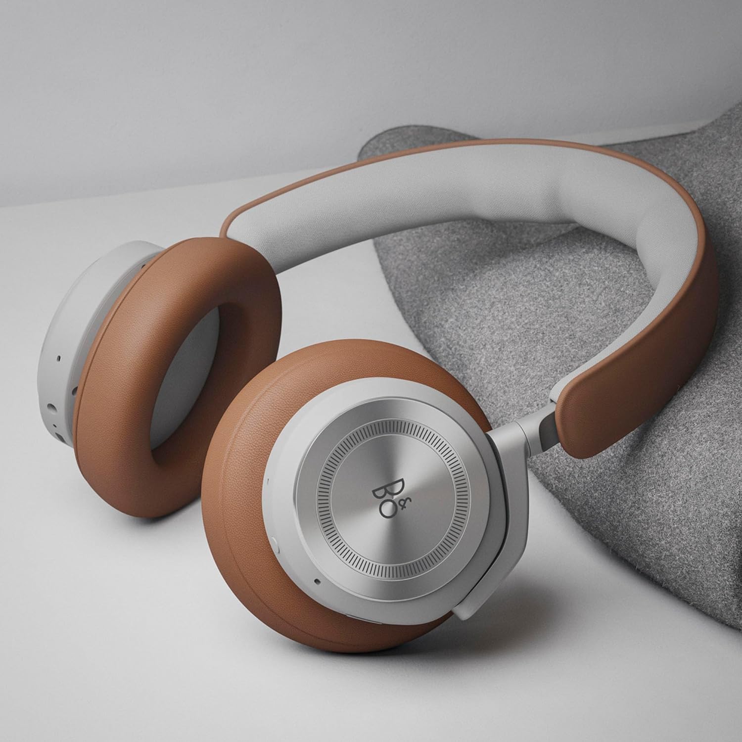 Bang & Olufsen Beoplay HX - Premium Wireless Bluetooth Over-Ear Active Noise Cancelling Headphones, 6 Microphones, Playtime Up to 40 Hours, Headset with Carrying Case - Timber - Image 4